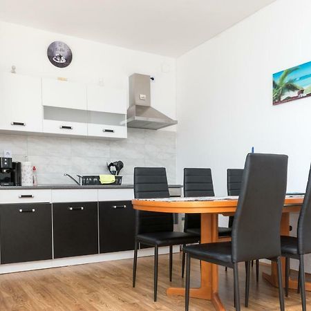 Apartment Rora 扎博里克 外观 照片