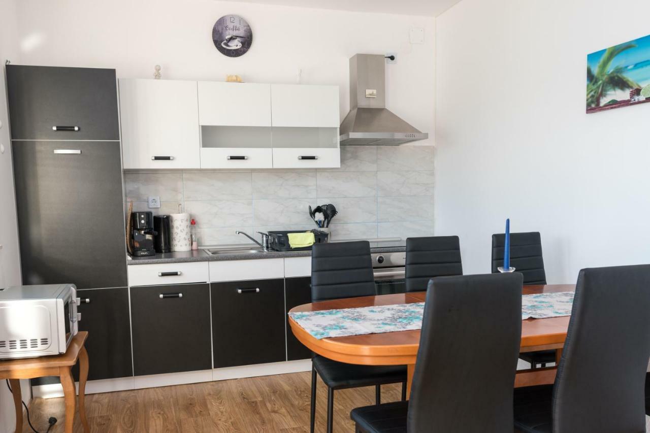 Apartment Rora 扎博里克 外观 照片