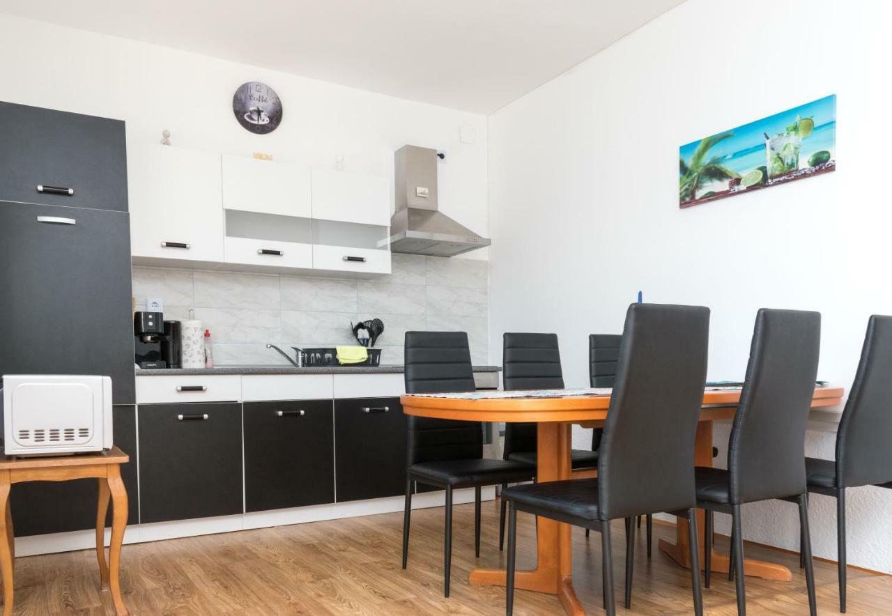 Apartment Rora 扎博里克 外观 照片